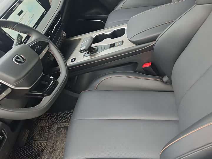 Changan X7 Plus 2024 2024款 1.5T 自动尊贵型 7座