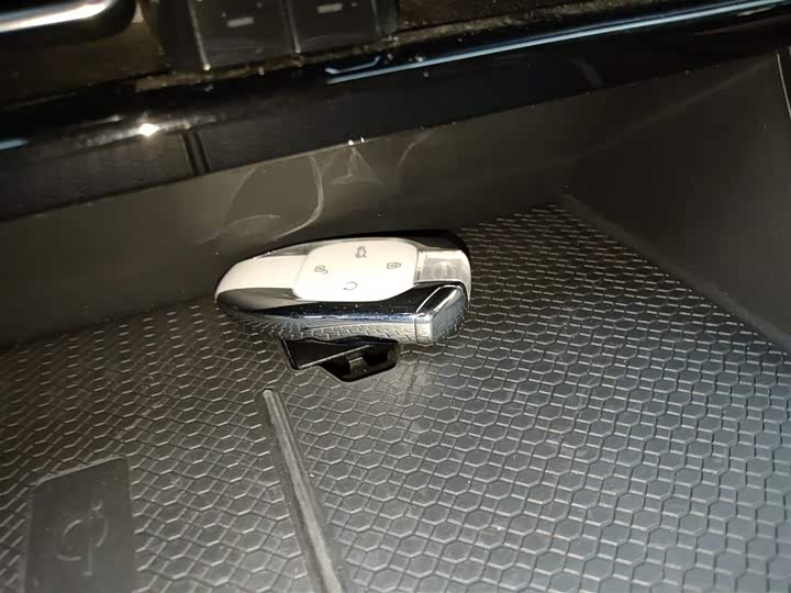 GAC Trumpchi GS8 2024 2024款 领航系列 2.0TGDI 两驱豪华智联版 7座