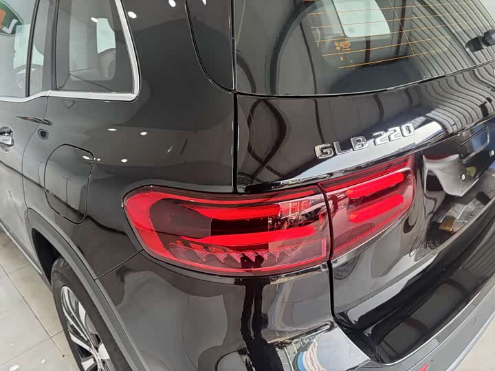 Mercedes-Benz GLB-Class 2025 2025款 GLB 220 时尚型