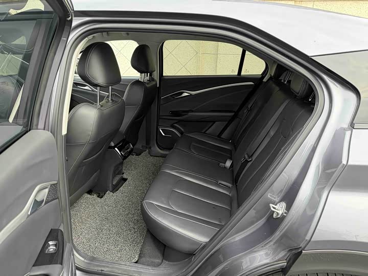 Hozon U 2023 2023款 哪吒U-Ⅱ 挑战版 500 U秀 磷酸铁锂