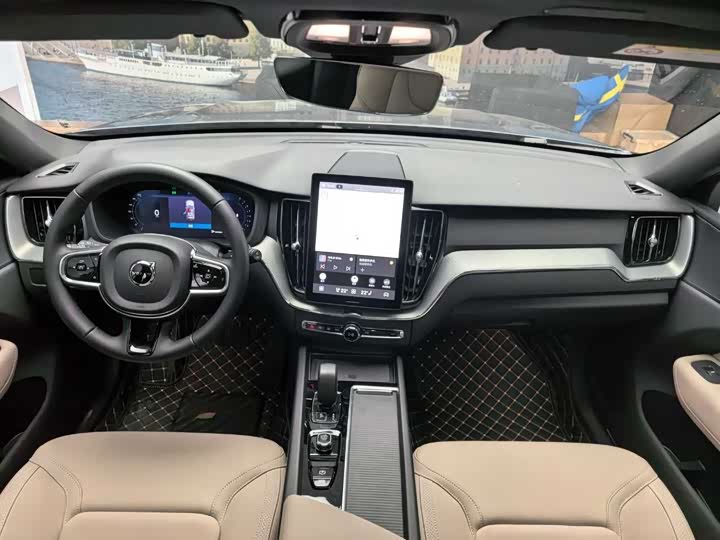 Volvo XC60 2026 2026款 B5 四驱智逸豪华版