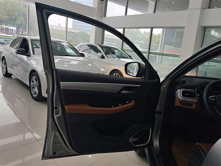 Geely Vision X6 2020 2020款 1.4T CVT尊贵型