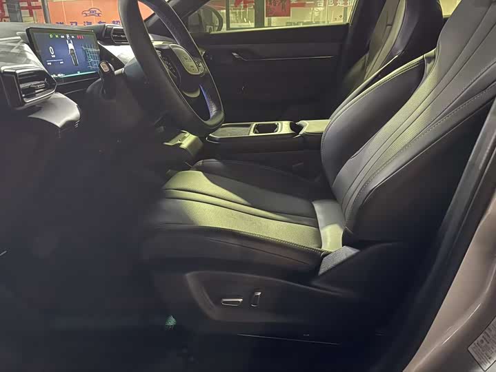 Dongfeng Aeolus L7 2025 2025款 518畅享型冠军版