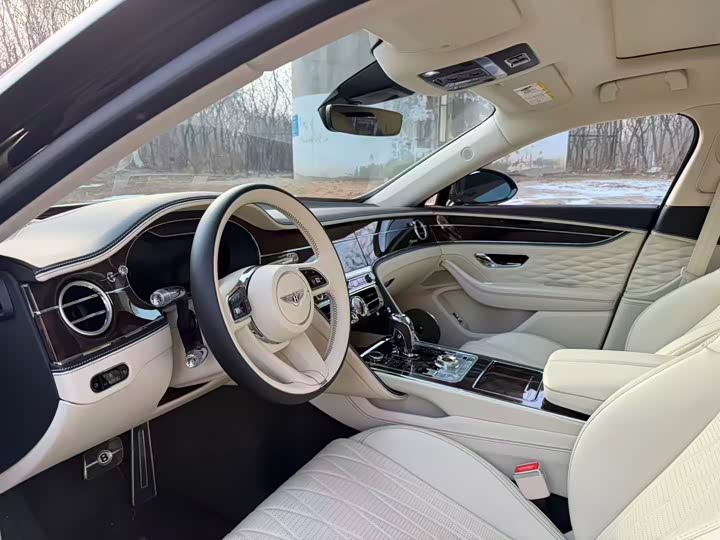 Bentley Flying Spur 2023 2023款 4.0T V8 雅度版