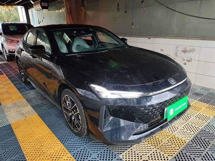 Changan UNI-V Hybrid 2024 2024款 蓝鲸智电iDD 136km 智尊型