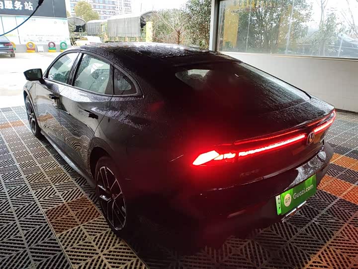 Changan UNI-V Hybrid 2024 2024款 蓝鲸智电iDD 136km 智尊型