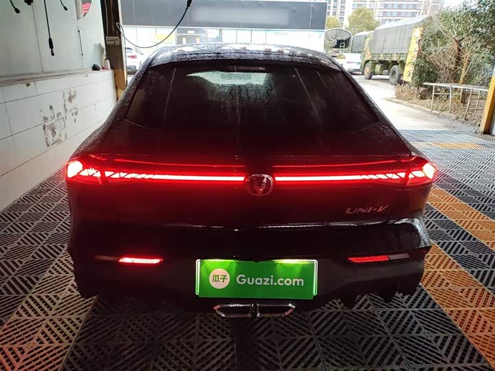 Changan UNI-V Hybrid 2024 2024款 蓝鲸智电iDD 136km 智尊型