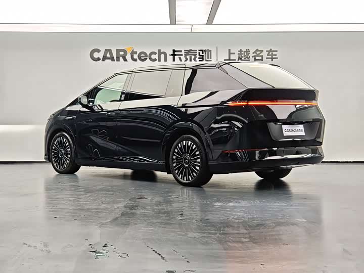 XPeng X9 2025 2025款 纯电 740超长续航 Max