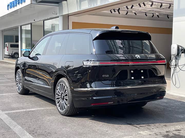 Nio ES8 2026 2026款 六座行政豪华版