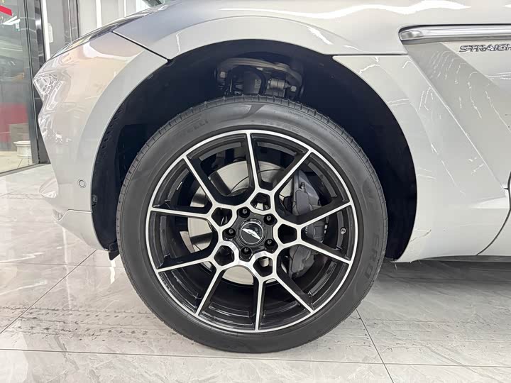 Aston Martin DBX 2022 2022款 3.0T STRAIGHT-SIX