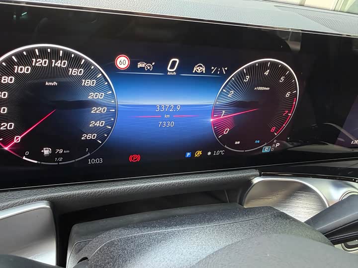 Mercedes-Benz GLB-Class 2025 2025款 GLB 220 时尚型