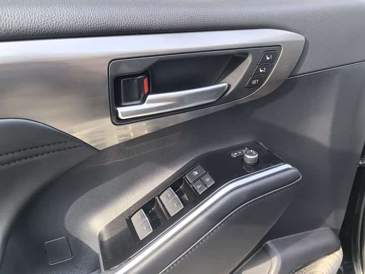 Toyota Highlander 2024 2024款 2.5L智能电混双擎四驱至尊版 7座