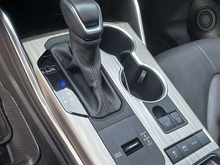 Toyota Highlander 2024 2024款 2.5L智能电混双擎四驱至尊版 7座