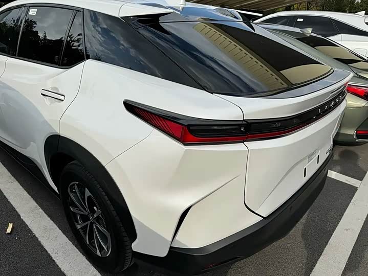 Lexus RZ 2023 2023款 450e 四驱纵享版