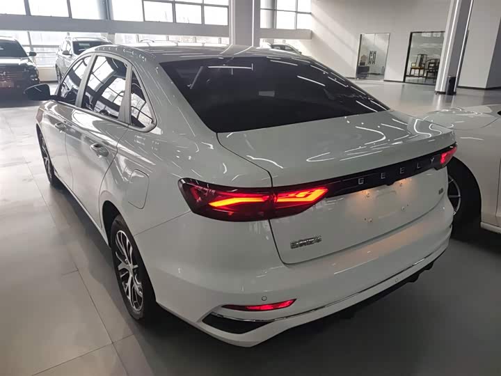 Geely Emgrand 2025 2025款 第4代 1.5L CVT龙腾版