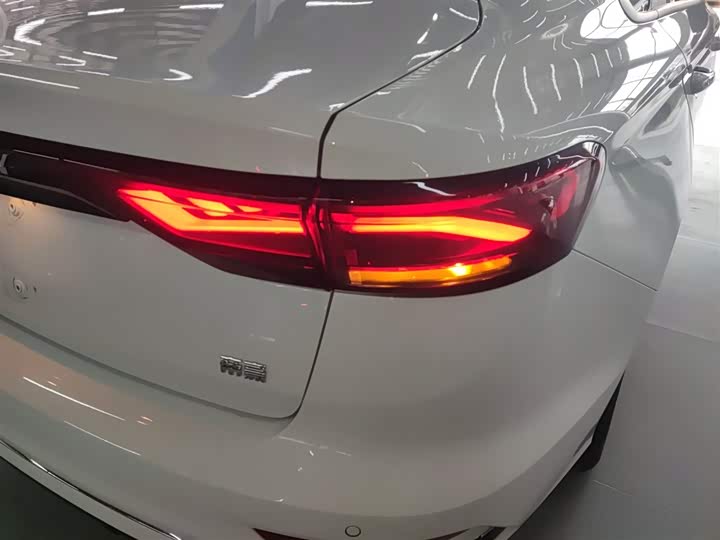 Geely Emgrand 2025 2025款 第4代 1.5L CVT龙腾版