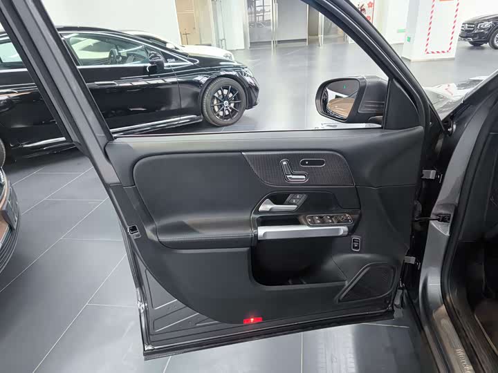 Mercedes-Benz EQB 2023 2023款 改款 EQB 260