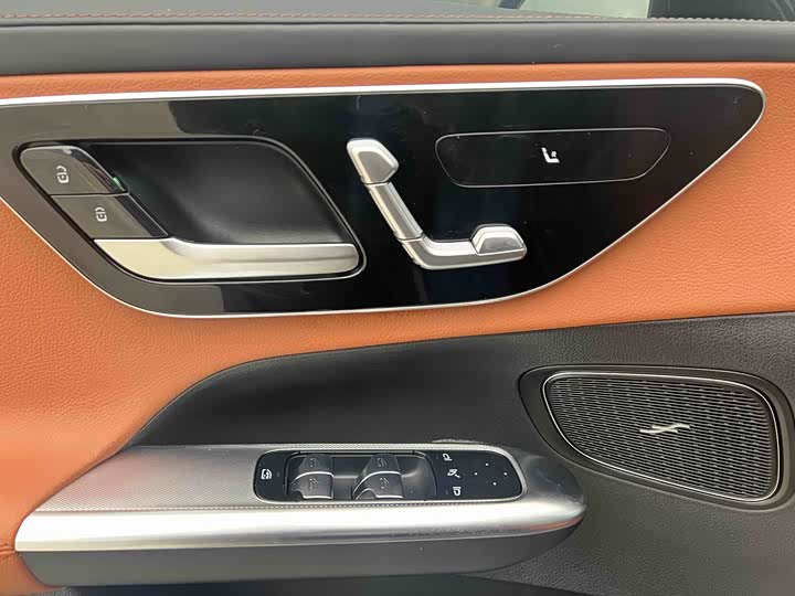 Mercedes-Benz GLC-Class 2025 2025款 GLC 260 L 4MATIC 动感型