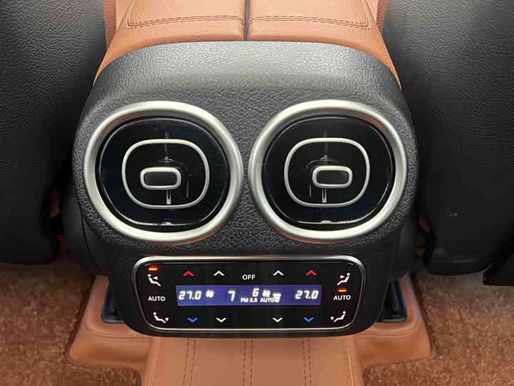 Mercedes-Benz GLC-Class 2025 2025款 GLC 260 L 4MATIC 动感型