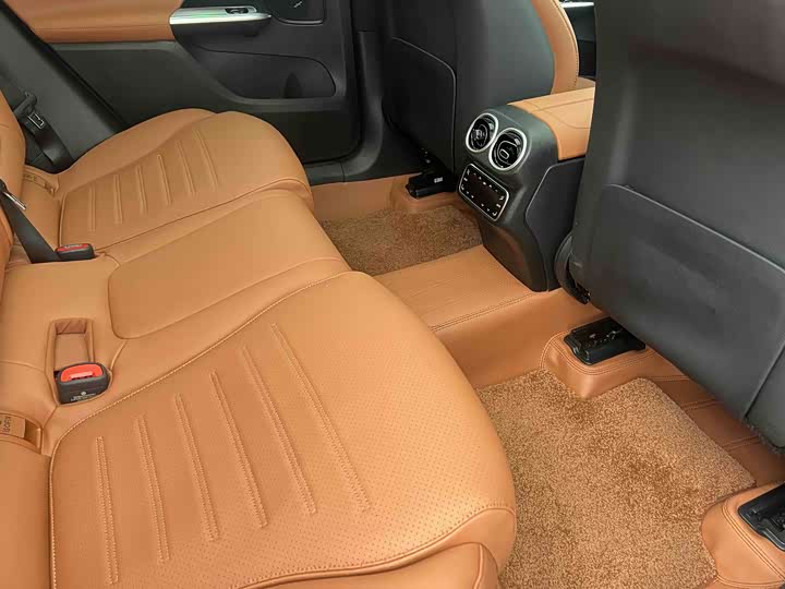 Mercedes-Benz GLC-Class 2025 2025款 GLC 260 L 4MATIC 动感型