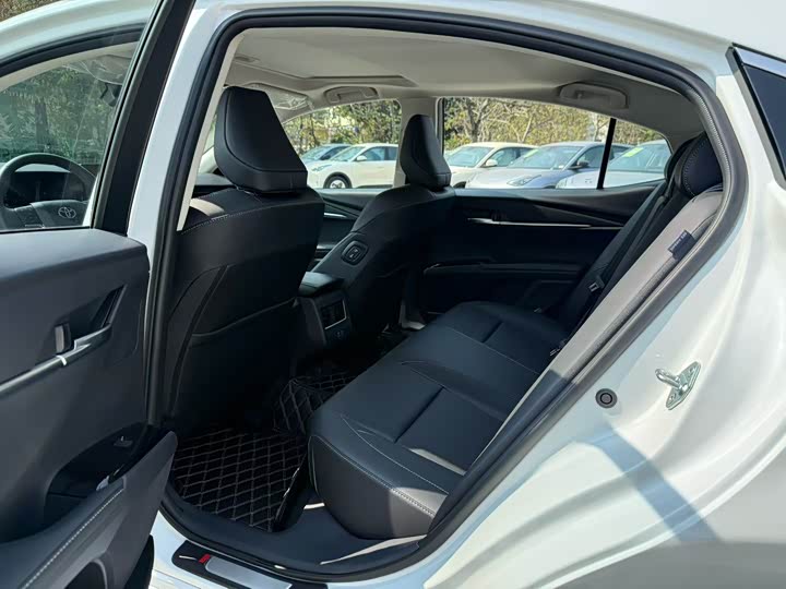 Toyota Camry 2026 2026款 2.0GVP 豪华版