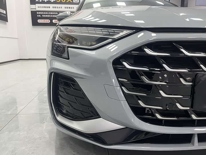 Audi A3 2025 2025款 A3L Limousine 35TFSI 飞驰尊享型