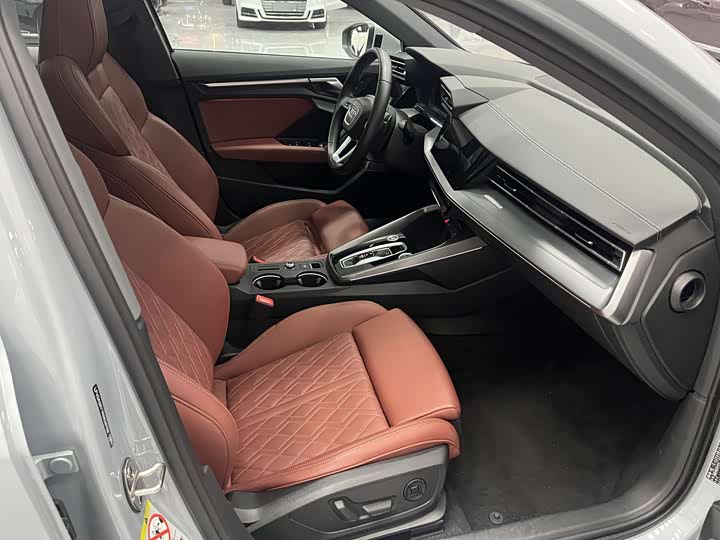 Audi A3 2025 2025款 A3L Limousine 35TFSI 飞驰尊享型