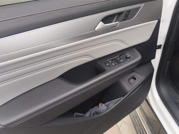 Volkswagen Tavendor 2024 2024款 380TSI 四驱R-Line巡游 众享款