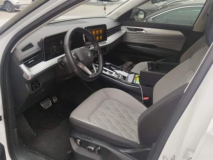 Volkswagen Tavendor 2024 2024款 380TSI 四驱R-Line巡游 众享款