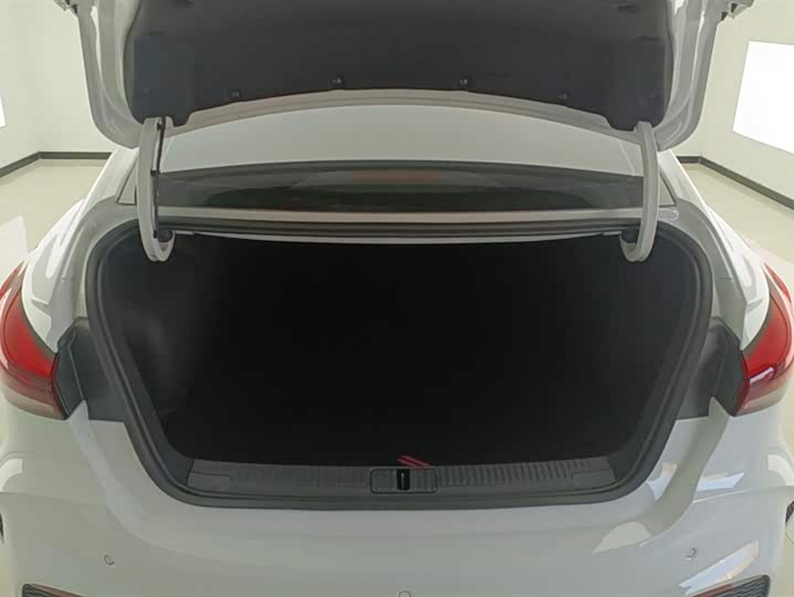 MG Motor 5 2025 2025款 300TGI 全球旗舰版