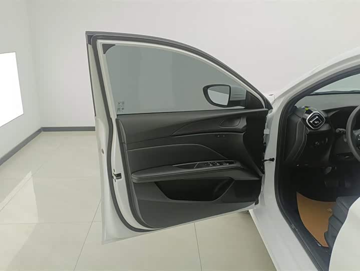 MG Motor 5 2025 2025款 300TGI 全球旗舰版