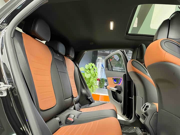 Mercedes-Benz GLC-Class Coupe 2025 2025款 GLC 260 4MATIC 轿跑SUV