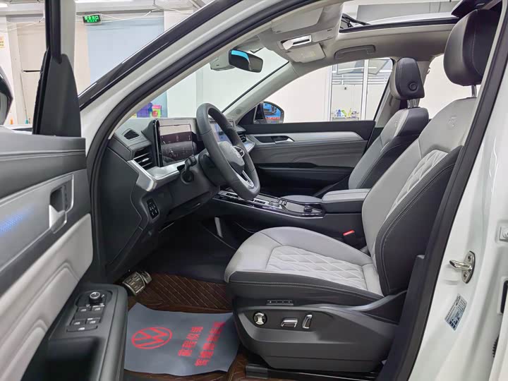 Volkswagen Tavendor 2024 2024款 380TSI 四驱R-Line巡游版