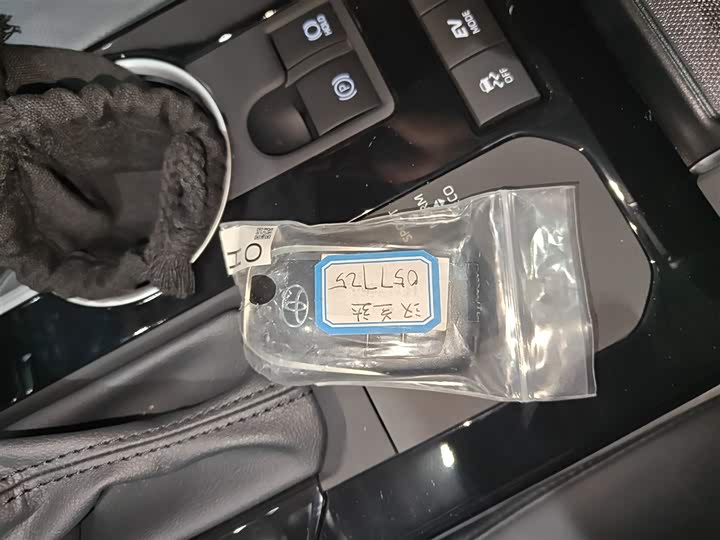 Toyota Highlander 2026 2026款 2.5L智能电混双擎四驱豪华版 7座