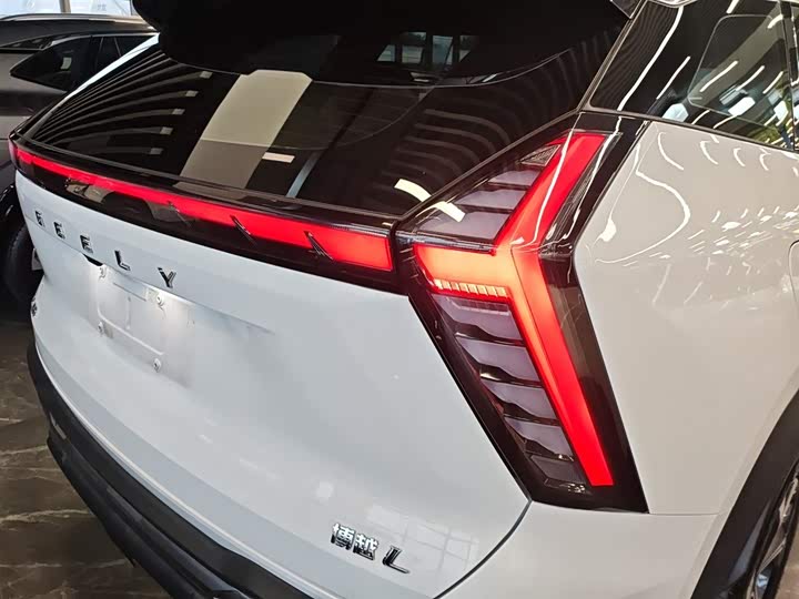 Geely Atlas L 2024 2024款 1.5TD DCT尊贵版