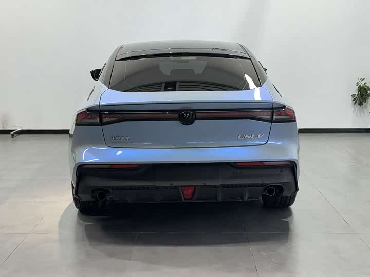Changan UNI-V Hybrid 2024 2024款 蓝鲸智电iDD 136km 智尊型