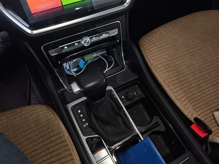 Roewe RX8 2019 2019款 30T 两驱超群旗舰版