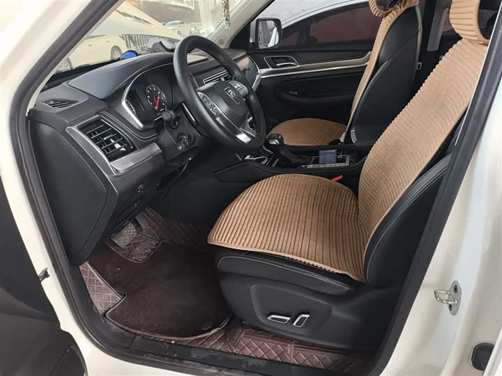 Roewe RX8 2019 2019款 30T 两驱超群旗舰版