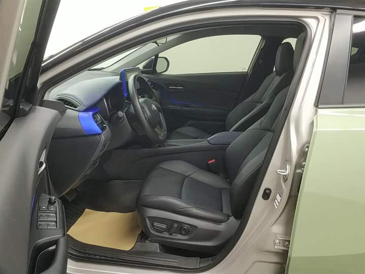 Toyota C-HR 2022 2022款 2.0L 领先版