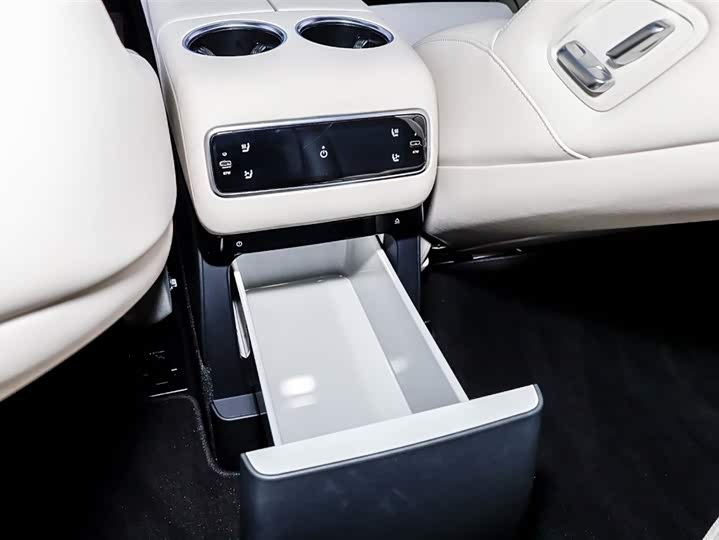 LiXiang L9 2025 2025款 Ultra 智能焕新版