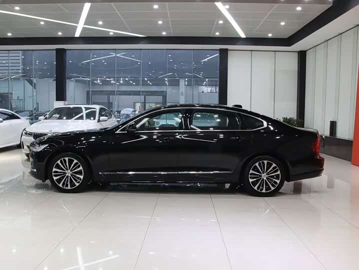 Volvo S90 2025 2025款 B5 智逸豪华版