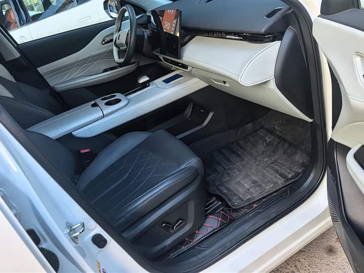 Changan UNI-Z Hybrid 2024 2024款 蓝鲸智电iDD 125km 卓越型