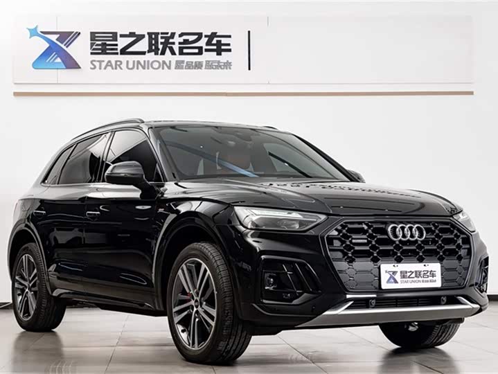 Audi Q5L 2025 2025款 45周年典藏版 40 TFSI 豪华动感型