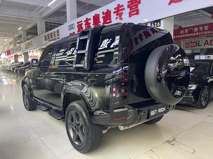 Land Rover Defender 2025 2025款 110 3.0T P400 X-Dynamic SE
