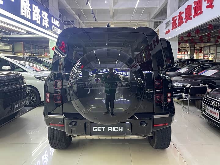 Land Rover Defender 2025 2025款 110 3.0T P400 X-Dynamic SE