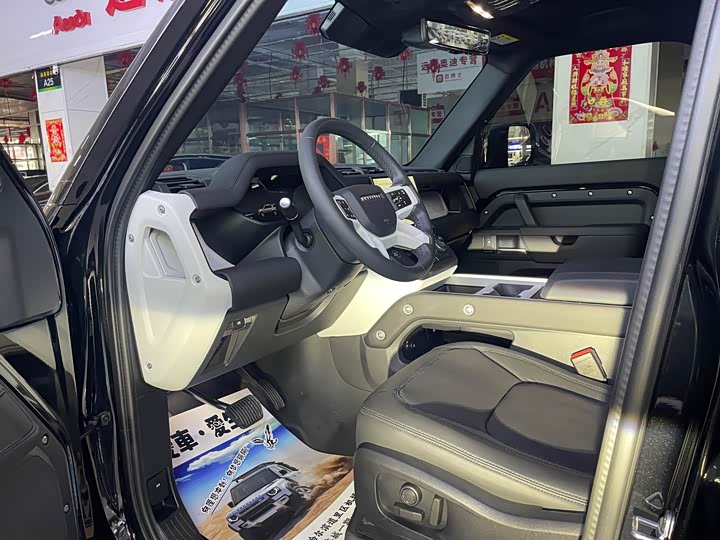 Land Rover Defender 2025 2025款 110 3.0T P400 X-Dynamic SE