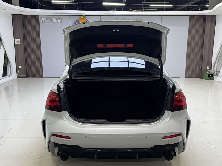 BMW 1 Series 2023 2023款 120i M运动曜夜版