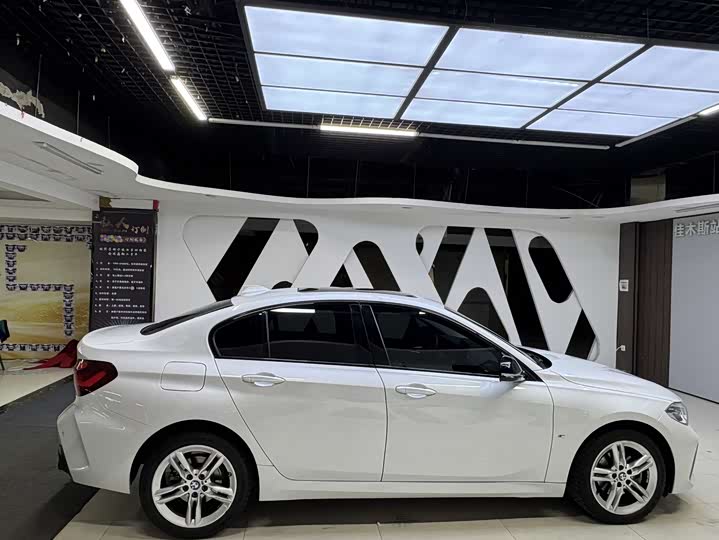 BMW 1 Series 2023 2023款 120i M运动曜夜版