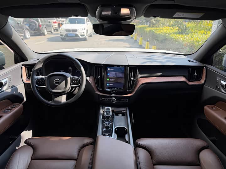 Volvo XC60 Hybrid 2025 2025款 插电式混动 长续航四驱智远豪华版