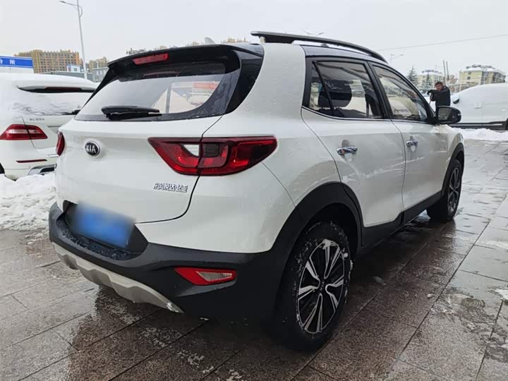 Kia KX1 2021 2021款 1.4L CVT趣享天窗款